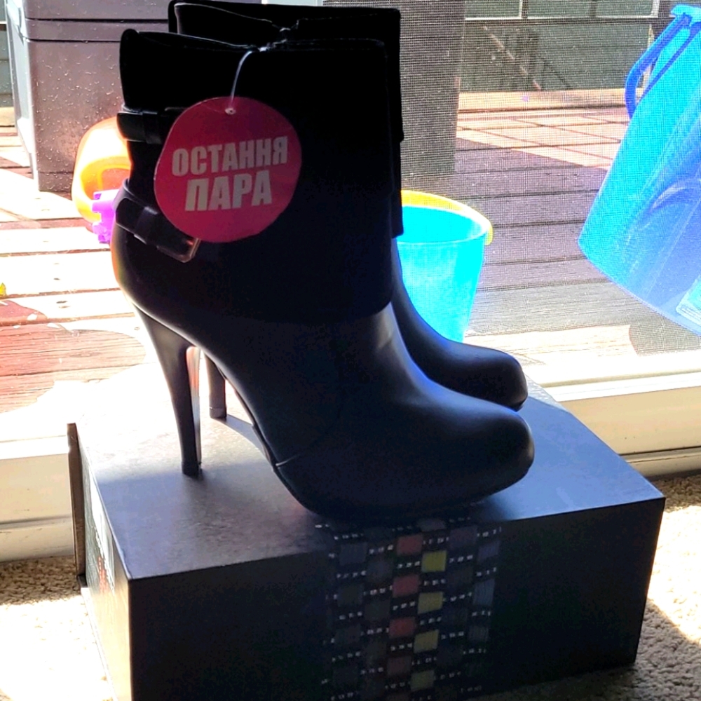 Bran New ankle boots from UKRAINE 🇺🇦 BLACK